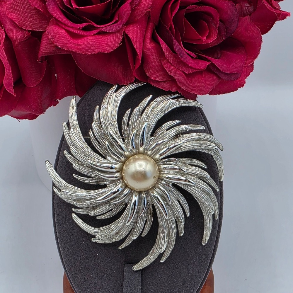 SARAH COVENTRY Starburst Brooch Faux Pearl Silver Tone Signed Vintage Swirl Glam